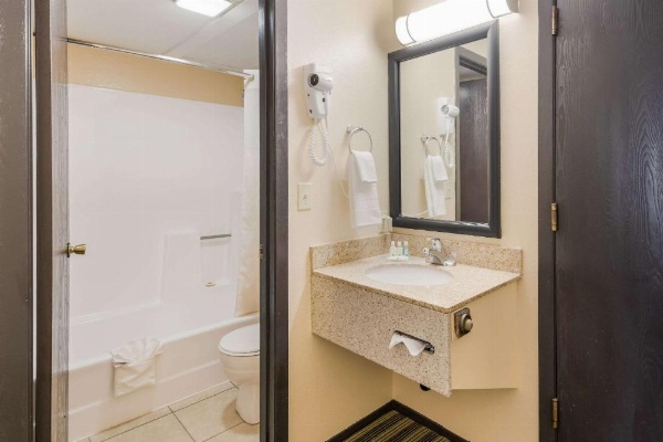 Quality Inn Clovis image 13